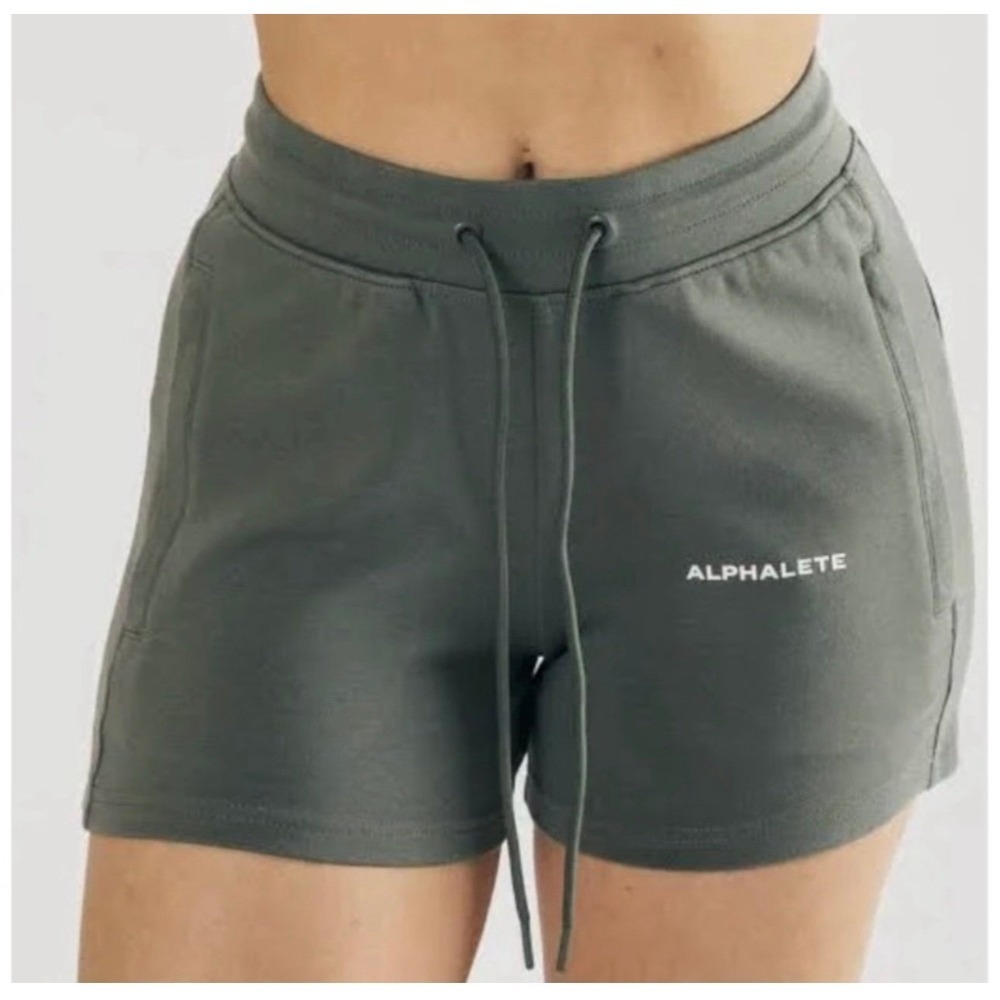 Alphalete Womens Green Essentialโ Core Shorts, XS